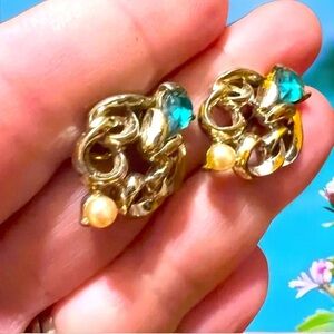 - Vintage clip earrings with gemstone and pearl
